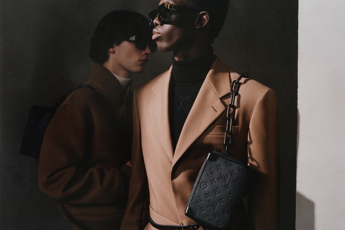 Louis Vuitton обновил классические модели сумок Christopher и Soft Trunk (фото 1)