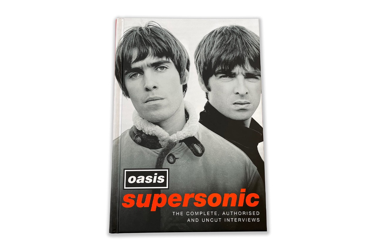 Издательский дом Headline выпустил книгу, посвященную группе Oasis (фото 3)