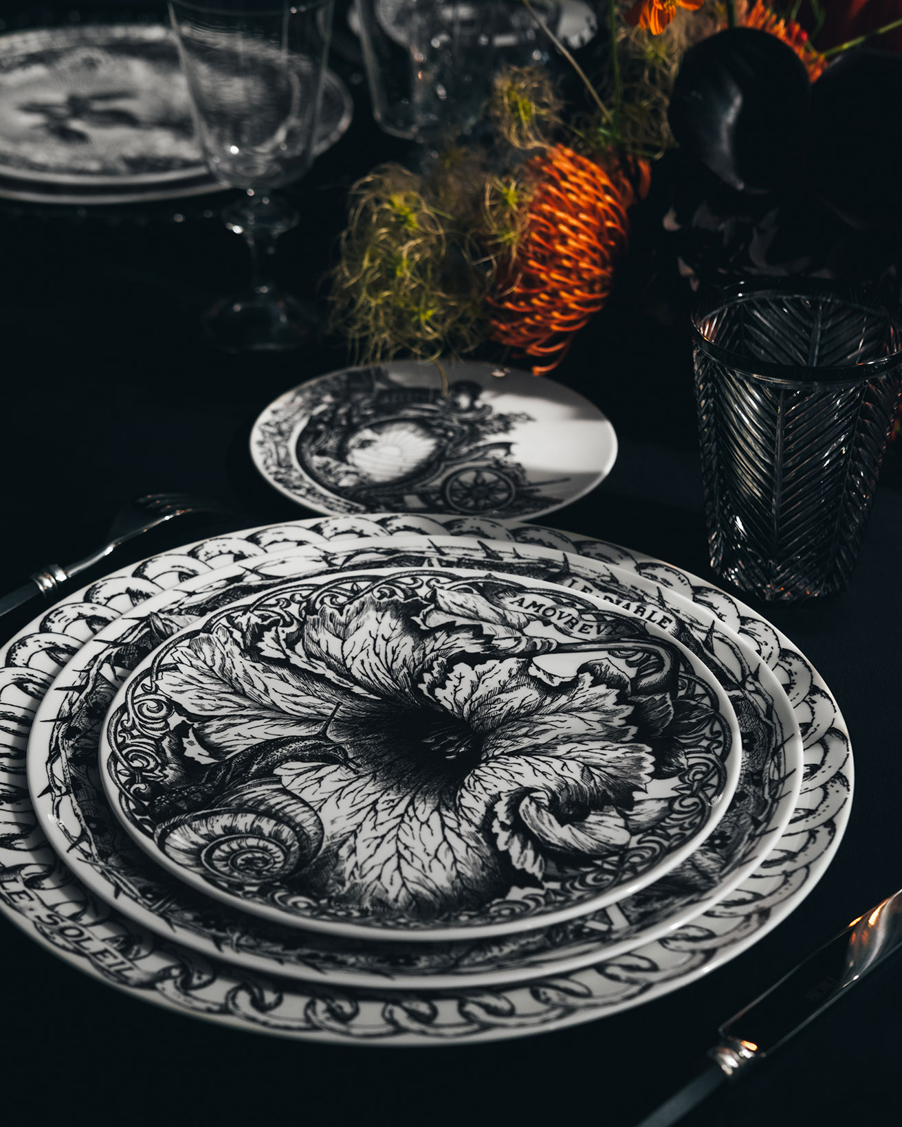Dior Maison выпустил коллекцию посуды для Хеллоуина (фото 3)