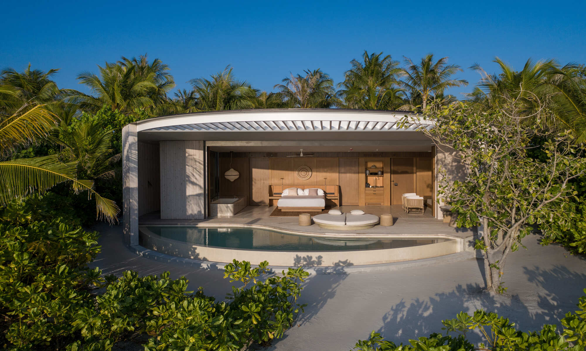 Все еще в поисках идеального места для отдыха? Мы нашли его – The Ritz-Carlton Maldives (фото 1)