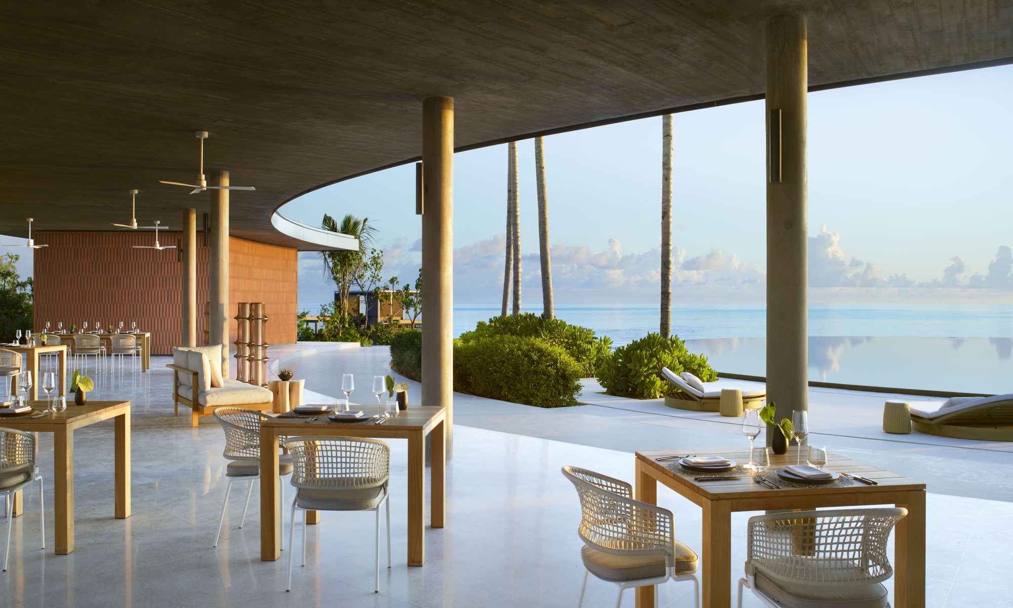 Все еще в поисках идеального места для отдыха? Мы нашли его – The Ritz-Carlton Maldives (фото 2)
