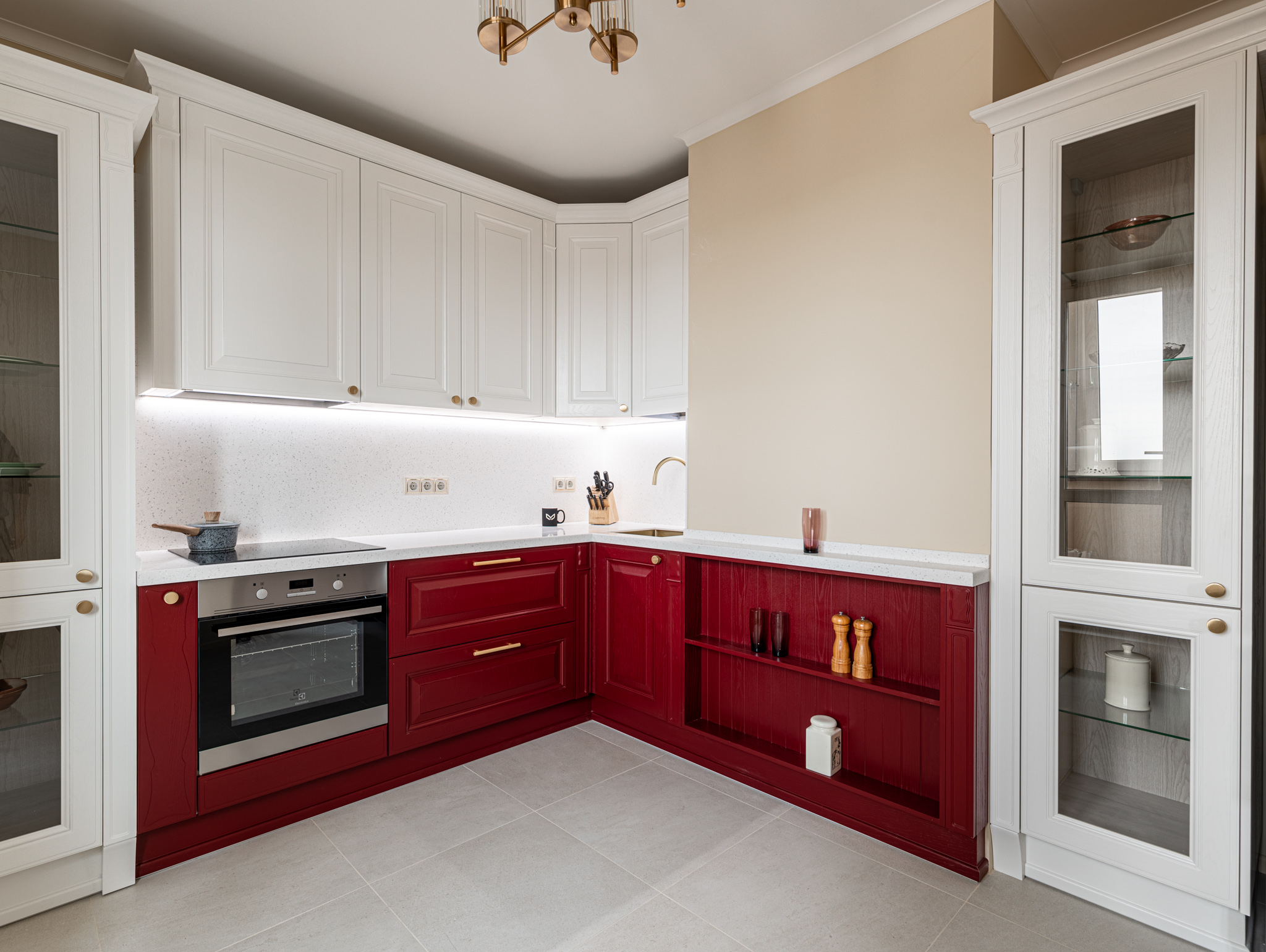 Ставим на красное: как выглядит новая кухня Лены Катиной (фото 4)