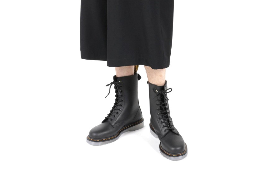 Йоджи Ямамото переосмыслил классические ботинки Dr. Martens (фото 1)