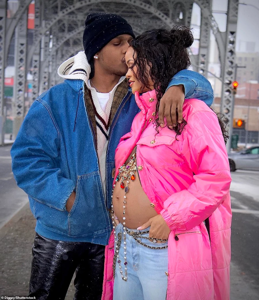 Рианна и A$AP Rocky впервые станут родителями (фото 3)