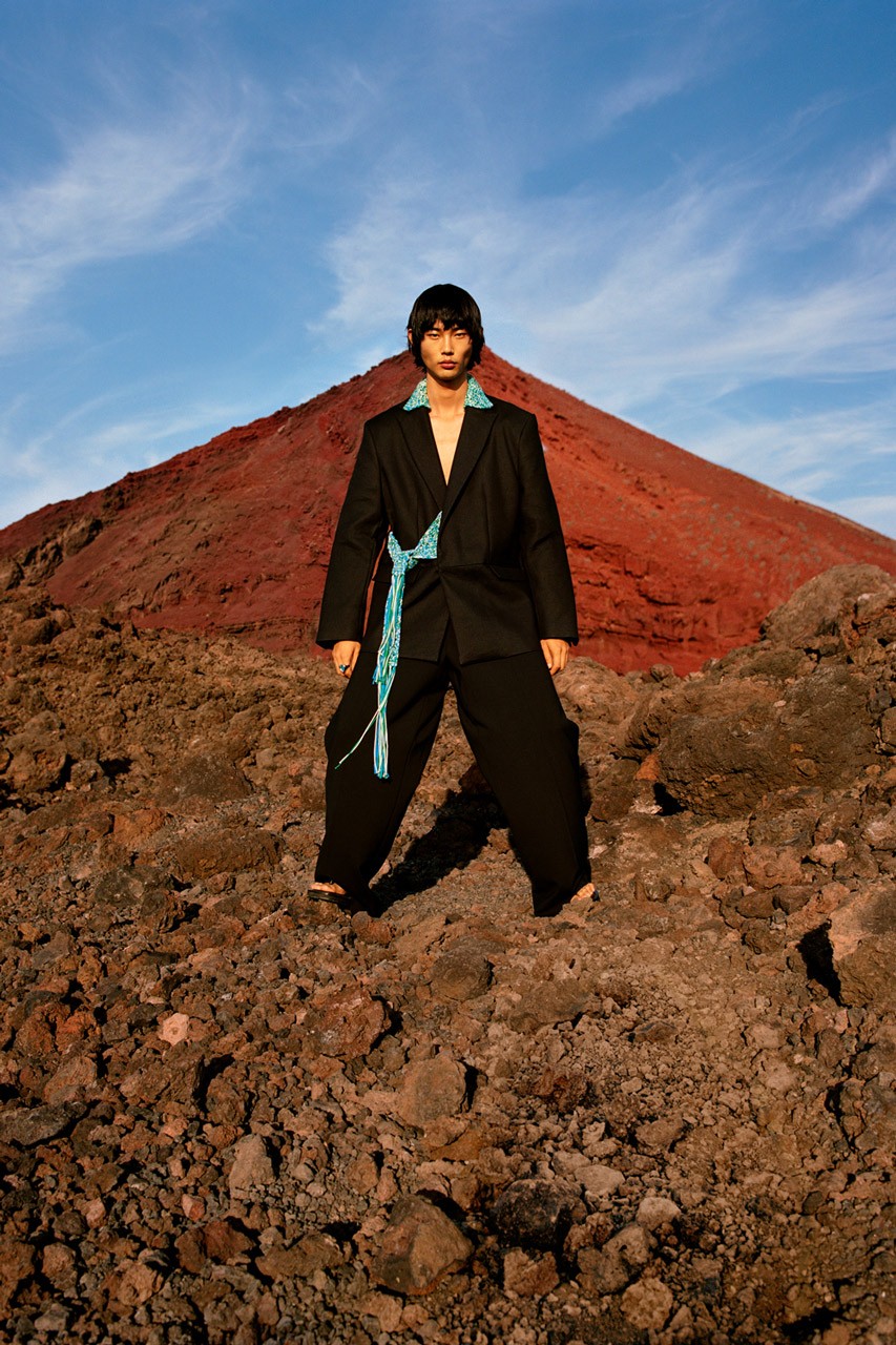 Съемки новой кампании Ambush прошли на фоне островного вулкана (фото 7)