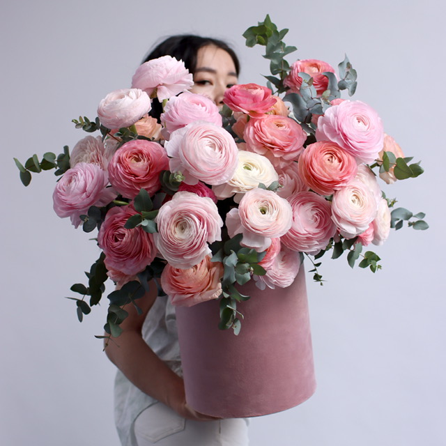 Студия Lacy Bird запустила цветочную подписку (фото 3)