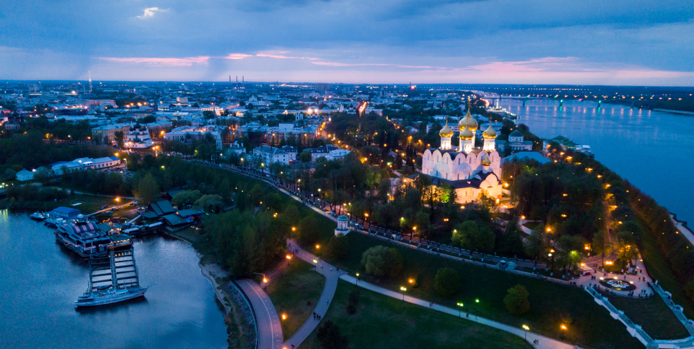 Куда поехать на длинные выходные? В Ярославль — смотреть на храмы и не только (фото 1)
