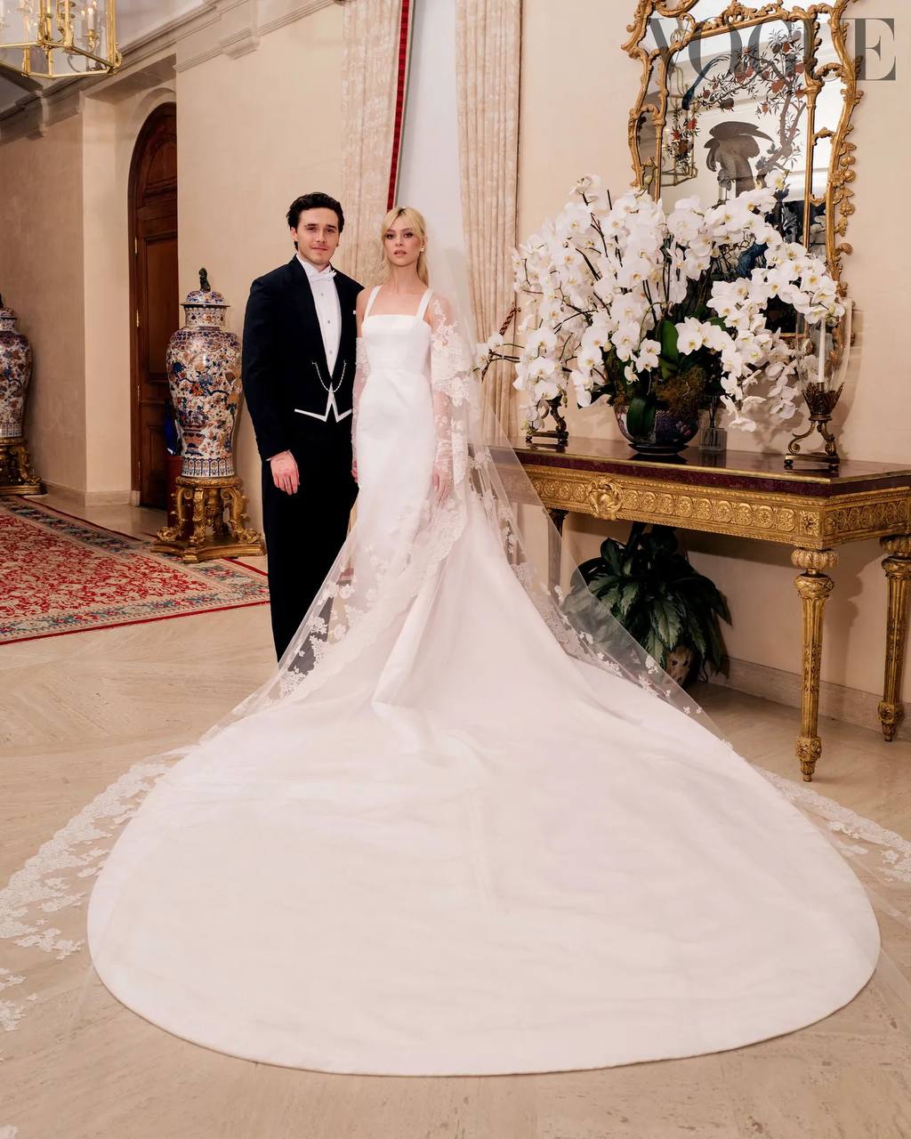 Пьерпаоло Пиччоли создал платье для свадьбы Николы Пельтц и Бруклина Бекхэма (фото 2)