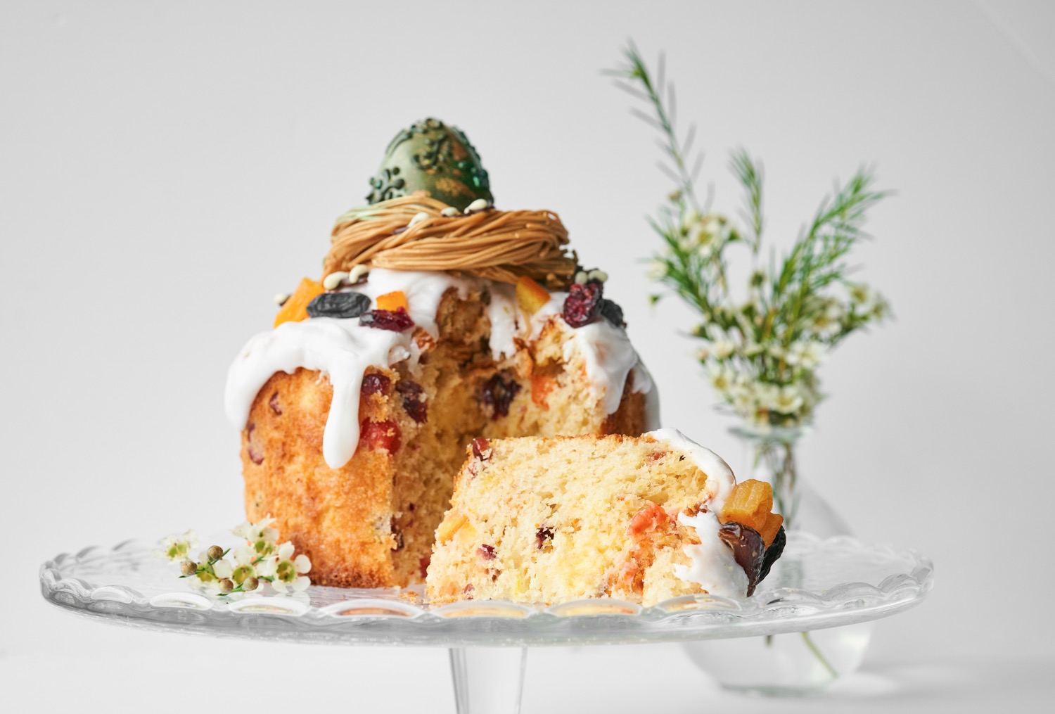 Пасхальный кулич с изюмом
