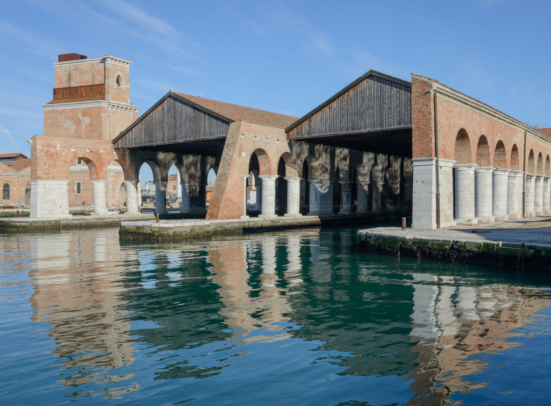 Пустующий российский павильон и женщины-музыканты: чем запомнится 59-я Венецианская биеннале (фото 2)