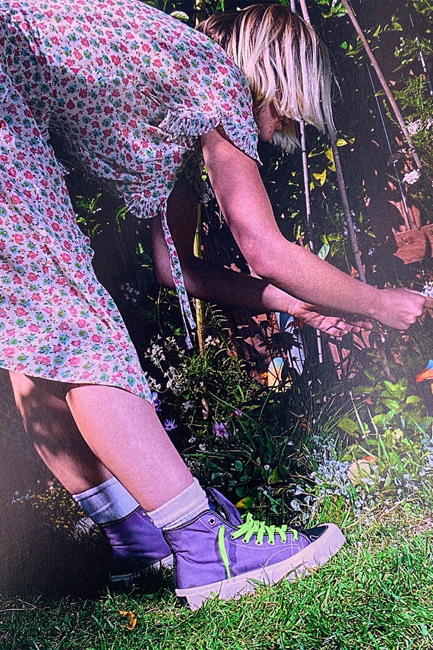 Парфюмерный бренд Byredo выпустил фиолетовые кеды (фото 3)