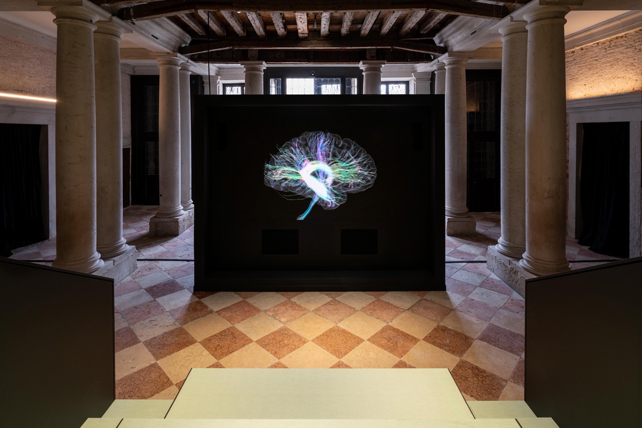 В Fondazione Prada открылась выставка, посвященная работе человеческого мозга (фото 6)