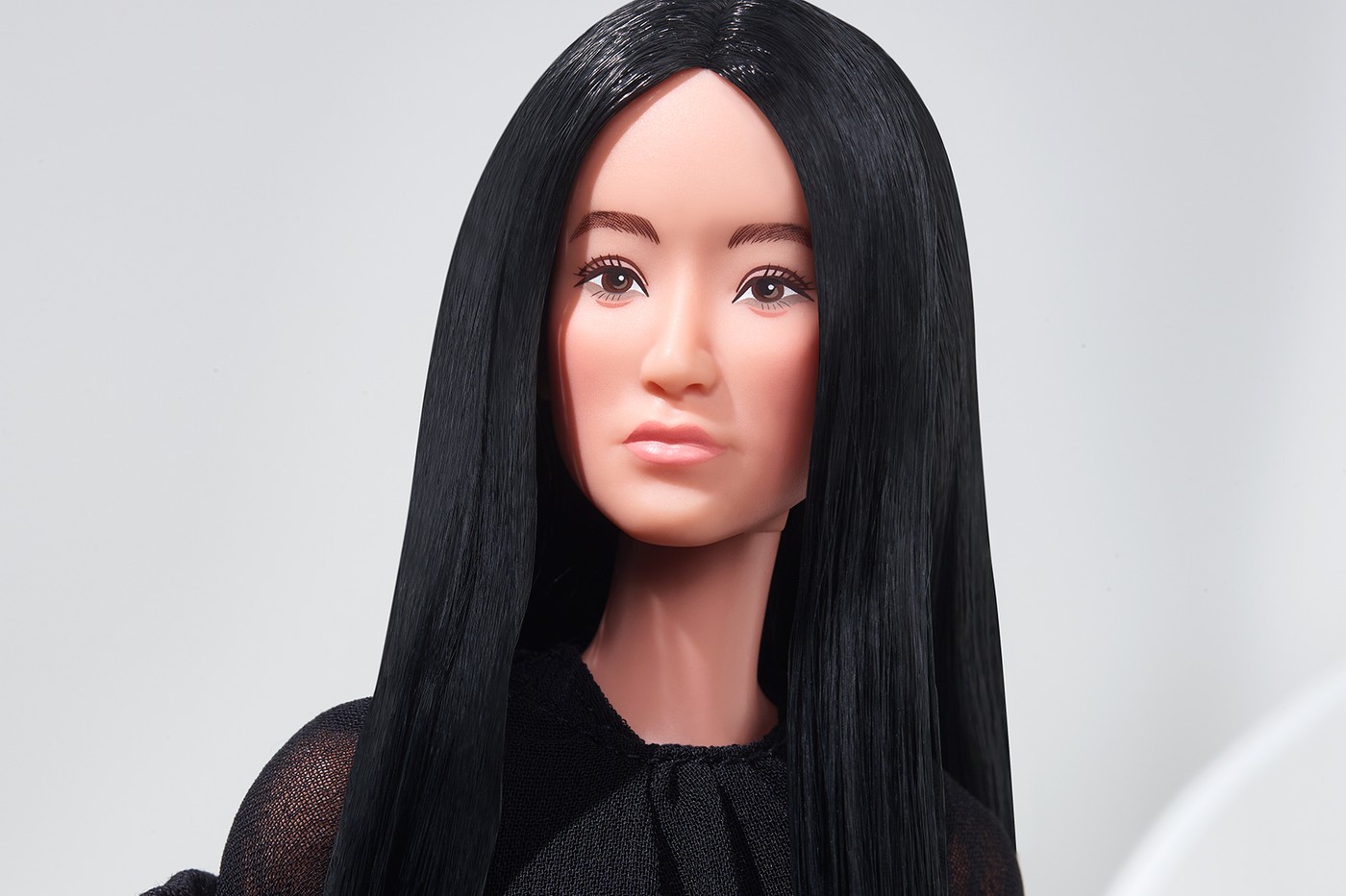 Компания Mattel выпустила куклу Барби в образе Веры Вонг (фото 6)