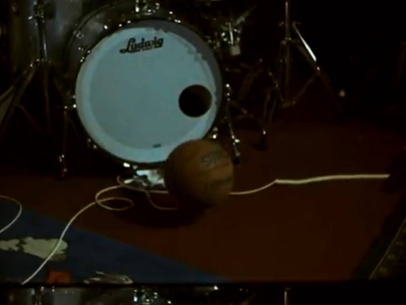 Пэрис Джексон выпустила песню «Lighthouse», вдохновленную музыкой 90-х (фото 3)