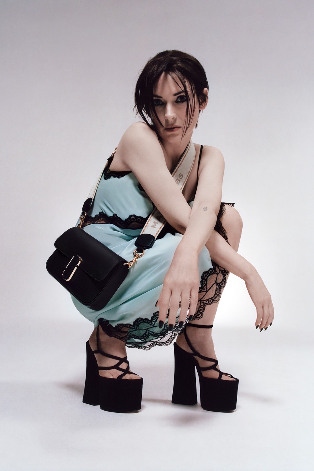 Вайнона Райдер снялась в кампании новой сумки Marc Jacobs (фото 1)