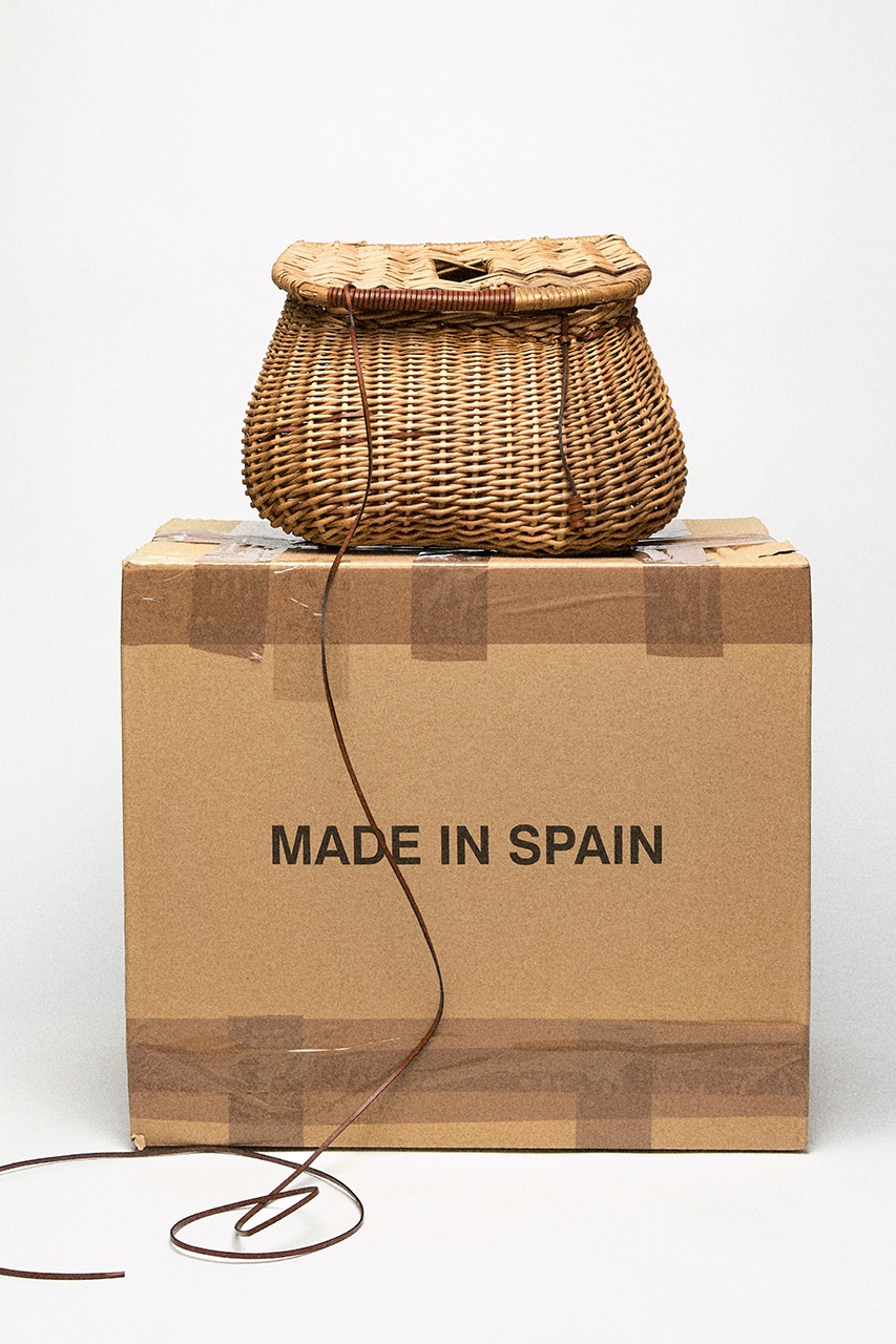 Джонатан Андерсон создал плетеные вазы, сумки и корзины для Миланского мебельного салона (фото 6)