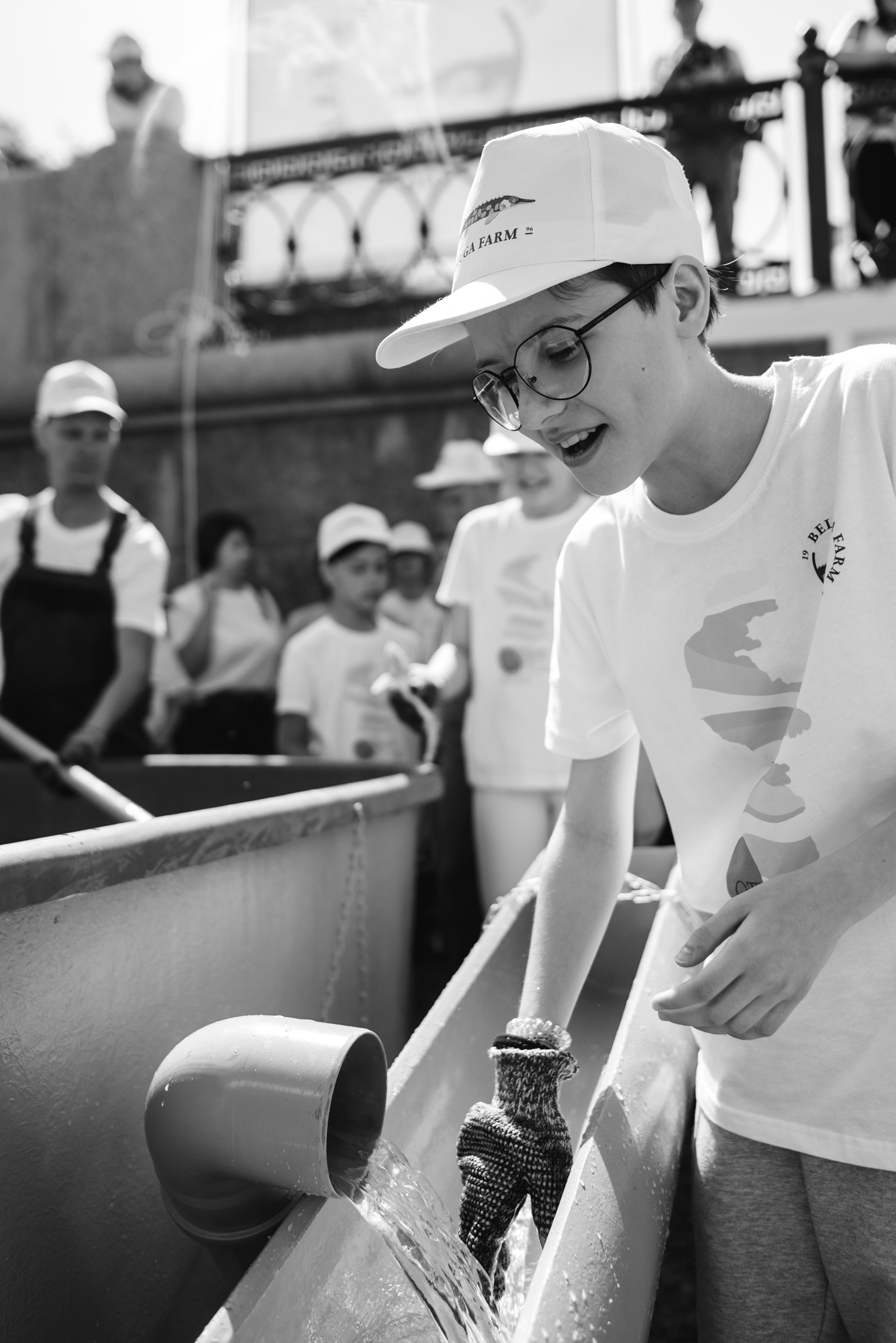 BelugaFarm провел благотворительную акцию по спасению рыб в Астрахани (фото 6)