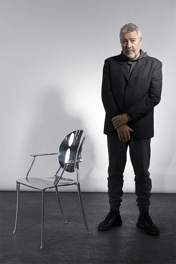 Филипп Старк переосмыслил культовое кресло Miss Dior (фото 1)