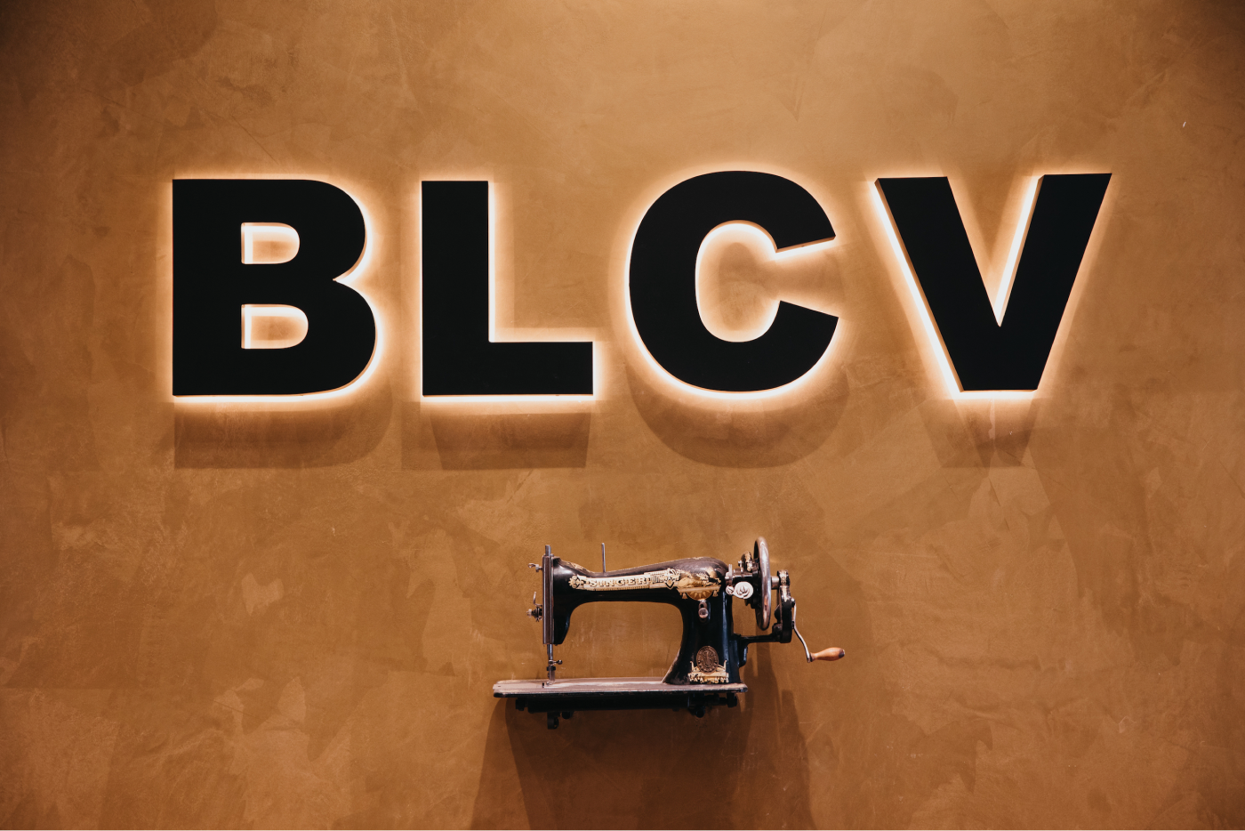 Бренд BLCV открыл первый флагманский магазин в Москве (фото 1)