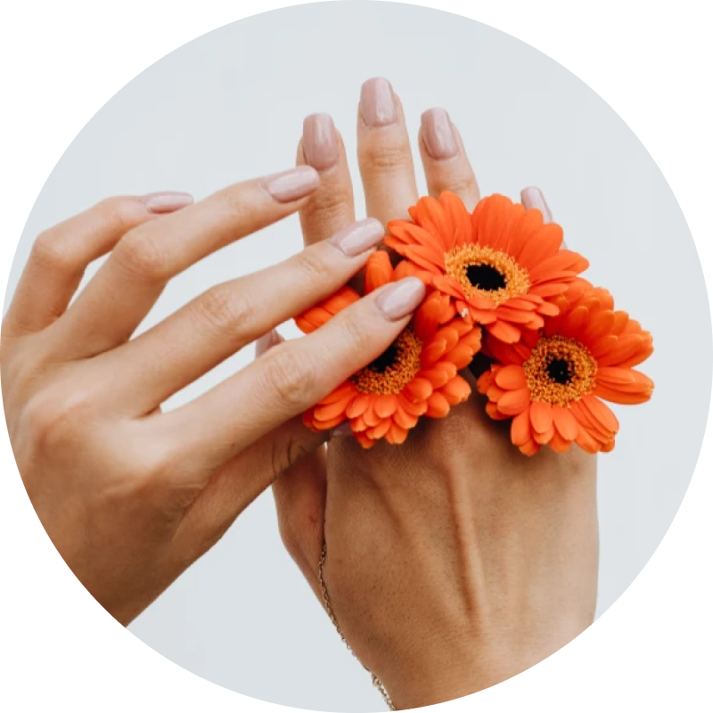 Всё про гель-лак, яркие тренды, неудобные вопросы нейл-мастеру — в нашем маникюрном дайджесте (фото 2)