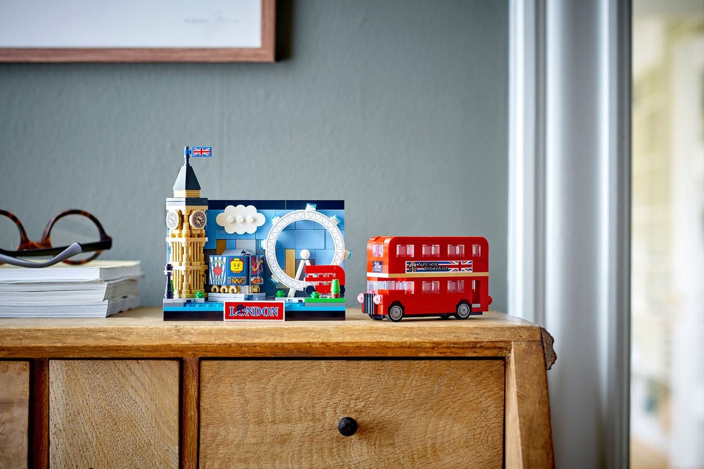 Lego выпустила набор открыток с достопримечательностями Парижа, Лондона и Нью-Йорка (фото 1)
