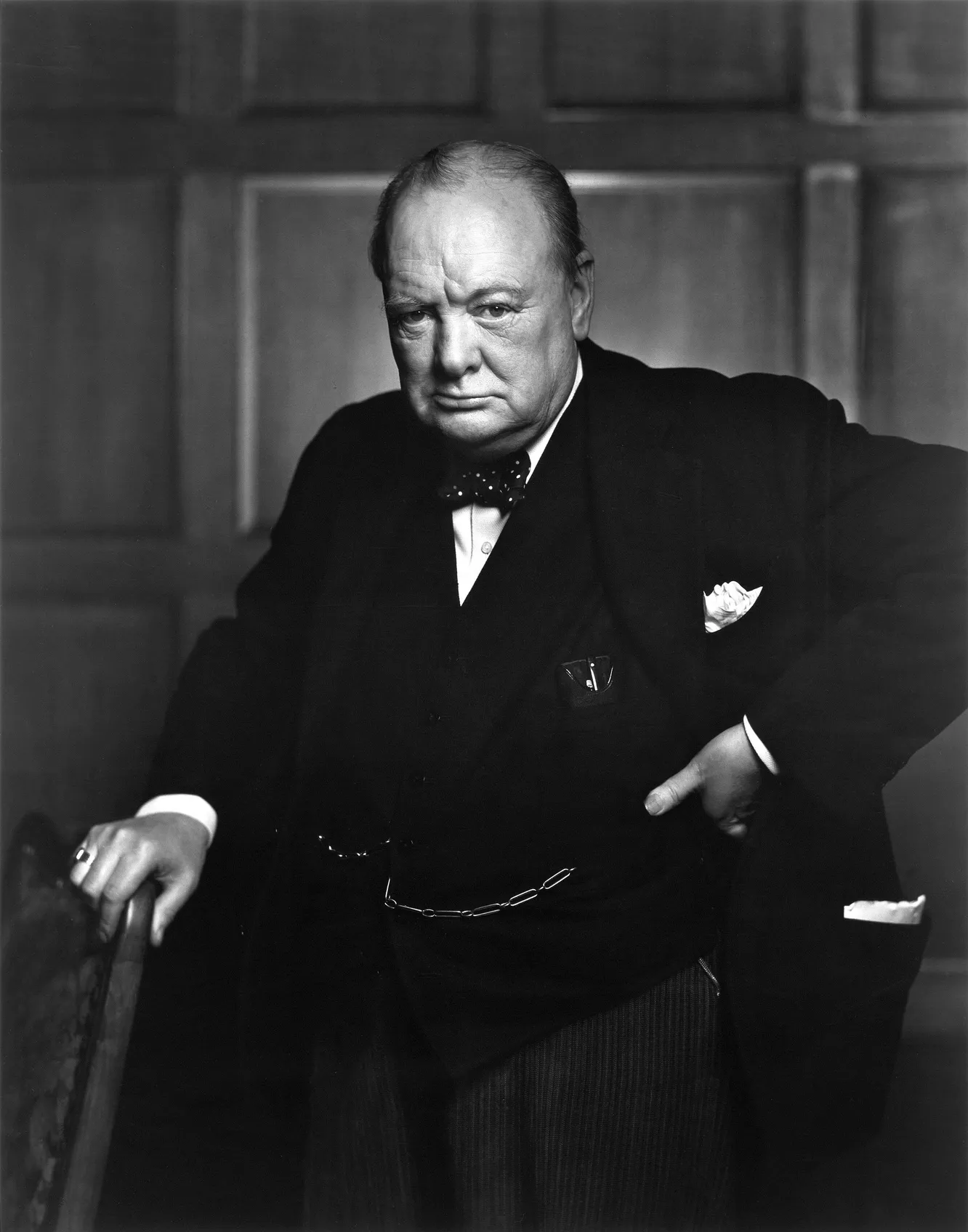 Знаменитую фотографию Черчилля украли из отеля в Оттаве и заменили копией (фото 1)