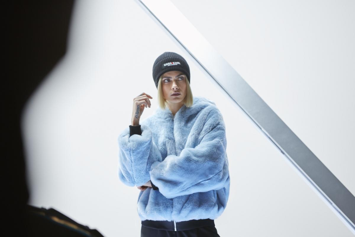 Кара Делевинь выпустит новую коллаборацию с брендом Karl Lagerfeld (фото 1)