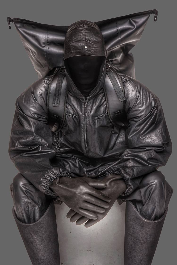 Вышла рекламная кампания коллаборации Yeezy Gap Engineered by Balenciaga (фото 1)