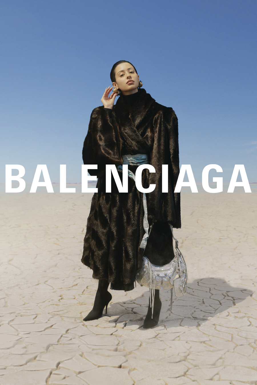 Ким Кардашьян снялась в зимней кампании Balenciaga (фото 3)