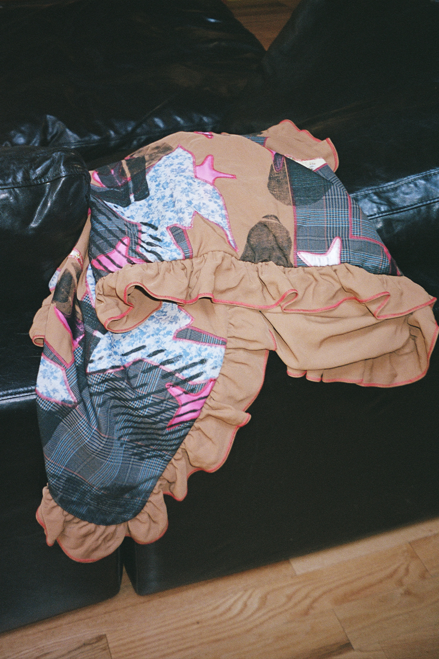 Acne Studios выпустил коллекцию винтажных украшений и товаров для дома (фото 5)