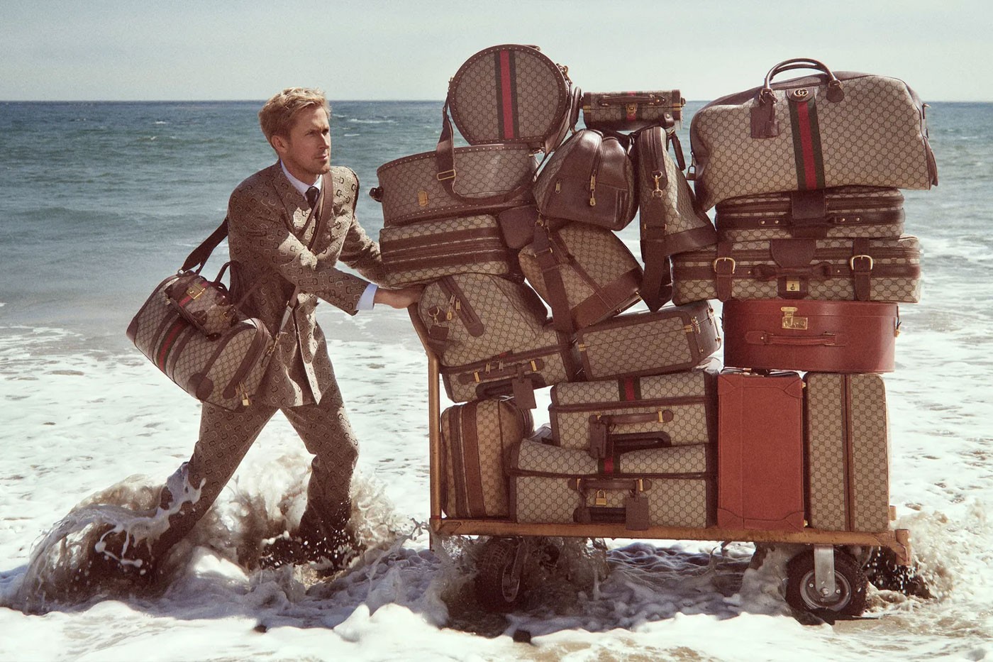 Райан Гослинг снялся в кампании чемоданов и дорожных сумок Gucci (фото 4)