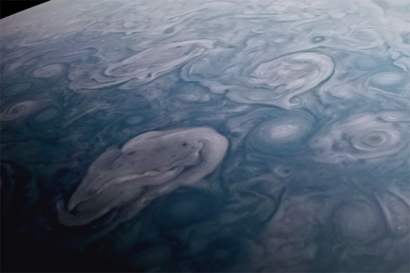 NASA сделало детальные снимки Юпитера и его спутника Ио (фото 3)