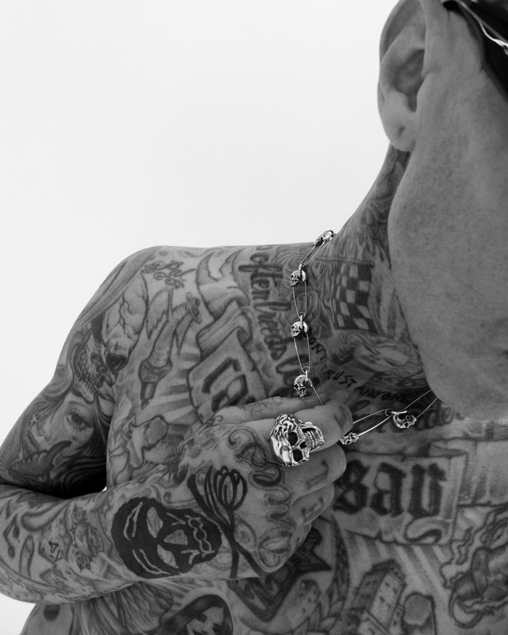 Ударник Blink-182 Трэвис Баркер стал креативным директором бренда украшений (фото 1)