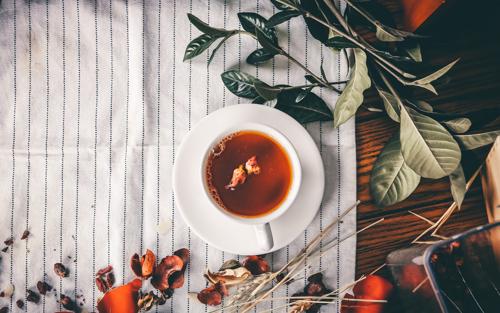 Зимний чай (и не только) с травами, ягодами, пряностями: 10 рецептов (фото 1)