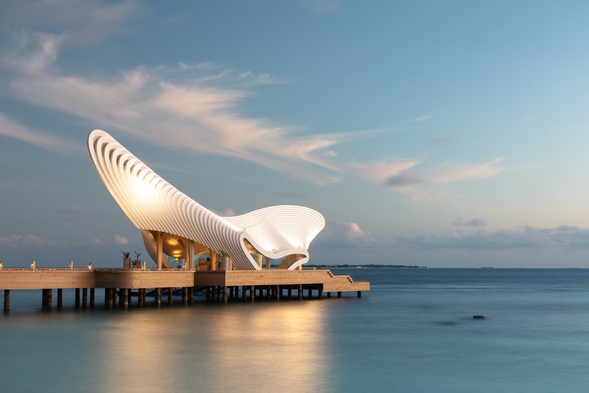 Курорт Joali Maldives анонсировал новогоднюю программу в стиле поп-арт (фото 7)