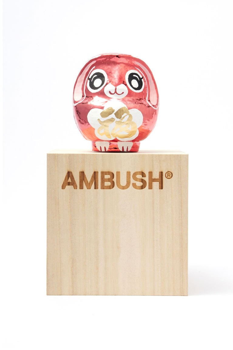 Ambush представил традиционную куклу в честь нового года Кролика (фото 1)