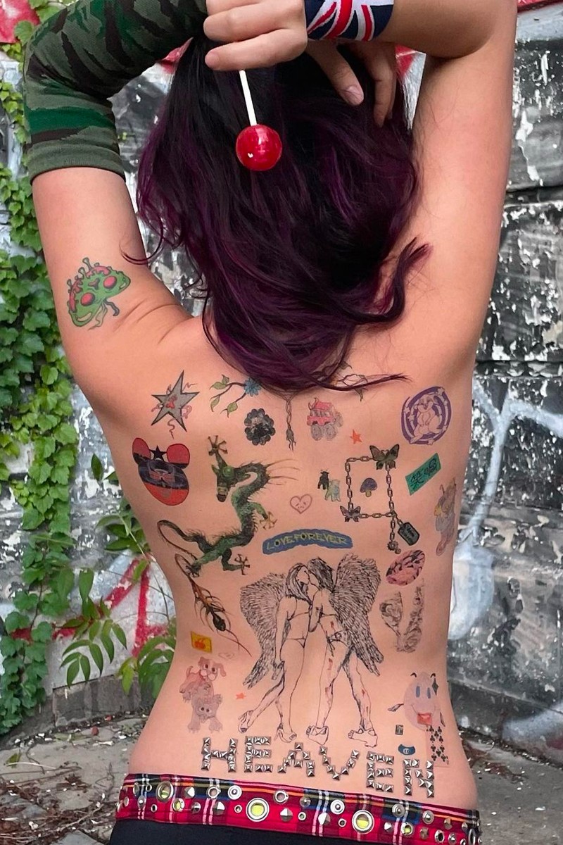 Marc Jacobs представил набор переводных татуировок (фото 1)