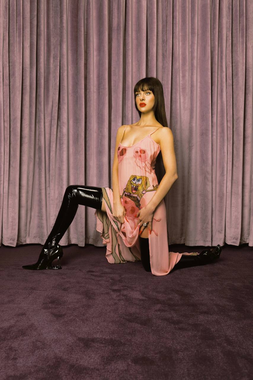 Никола Пельтц снялась в кампании бренда GCDS (фото 2)