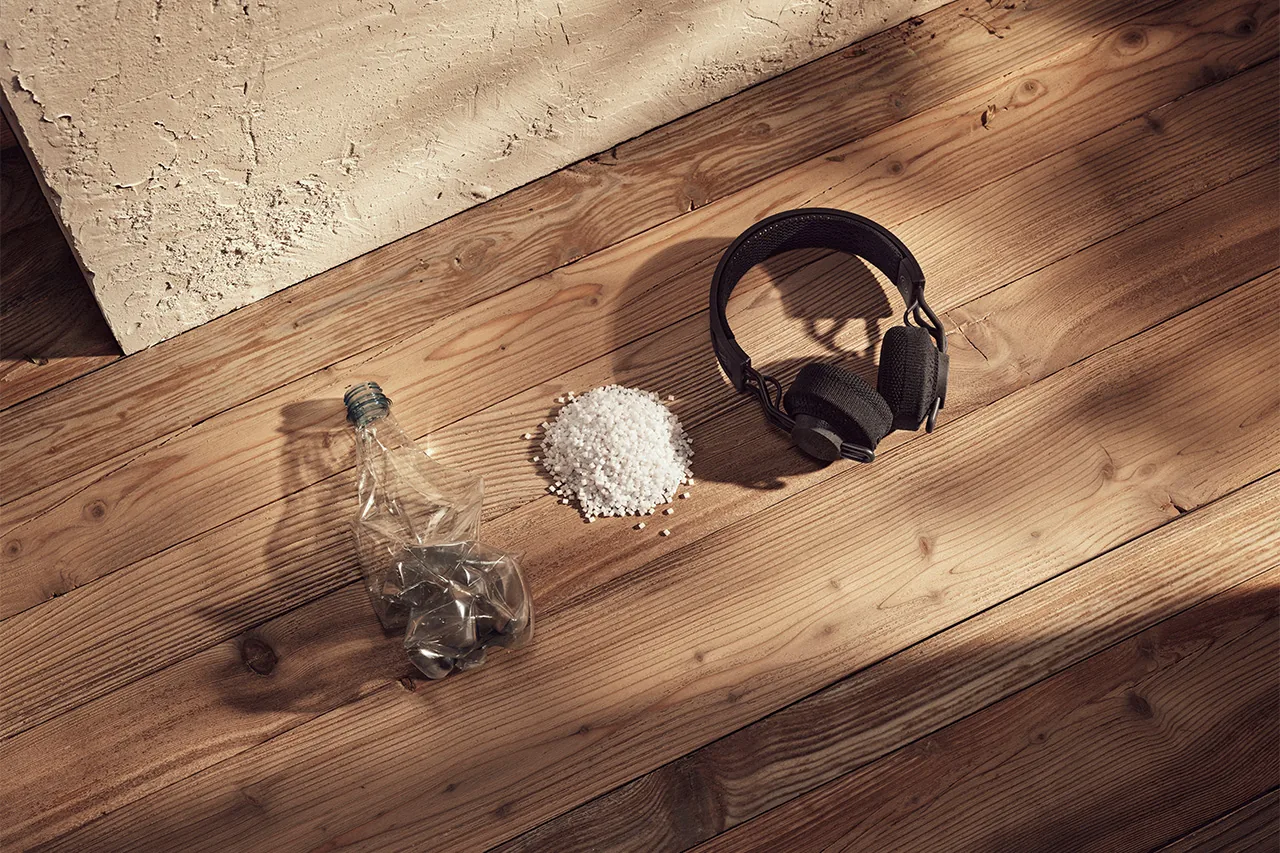 adidas представил наушники на солнечных батареях (фото 6)