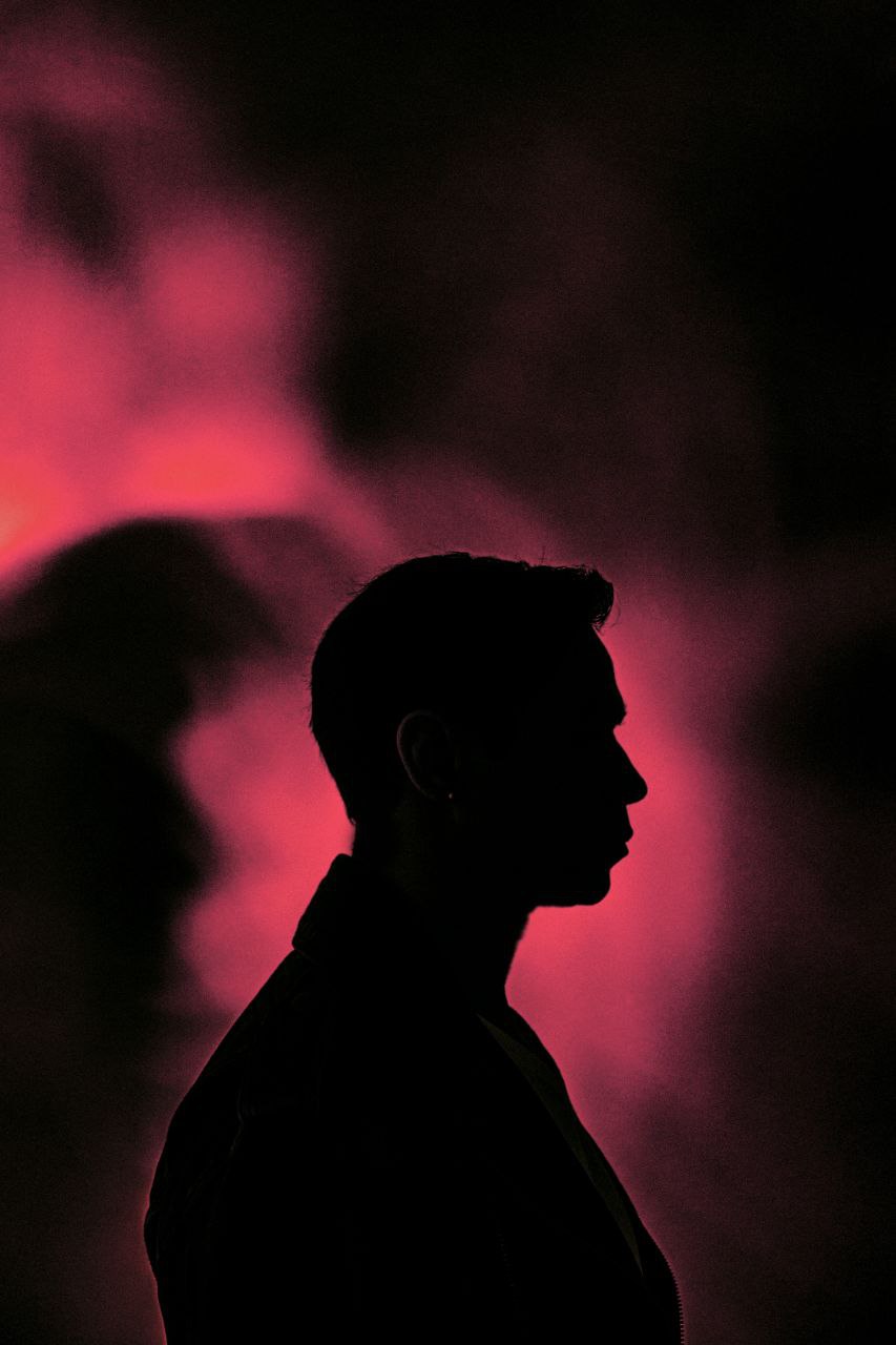 «Единственное, за что необходимо бороться, — это любовь»: Дельфин — о новом альбоме «Прощай оружие». (фото 3)