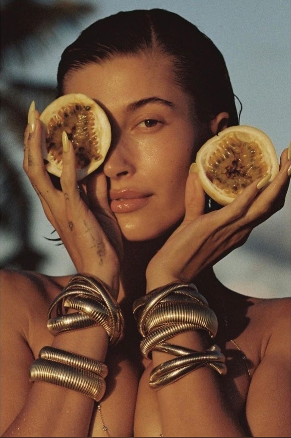 Хейли Бибер представила новое средство бренда Rhode (фото 3)