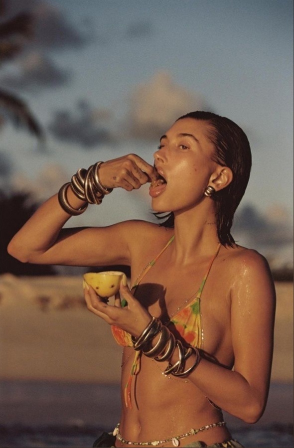 Хейли Бибер представила новое средство бренда Rhode (фото 7)