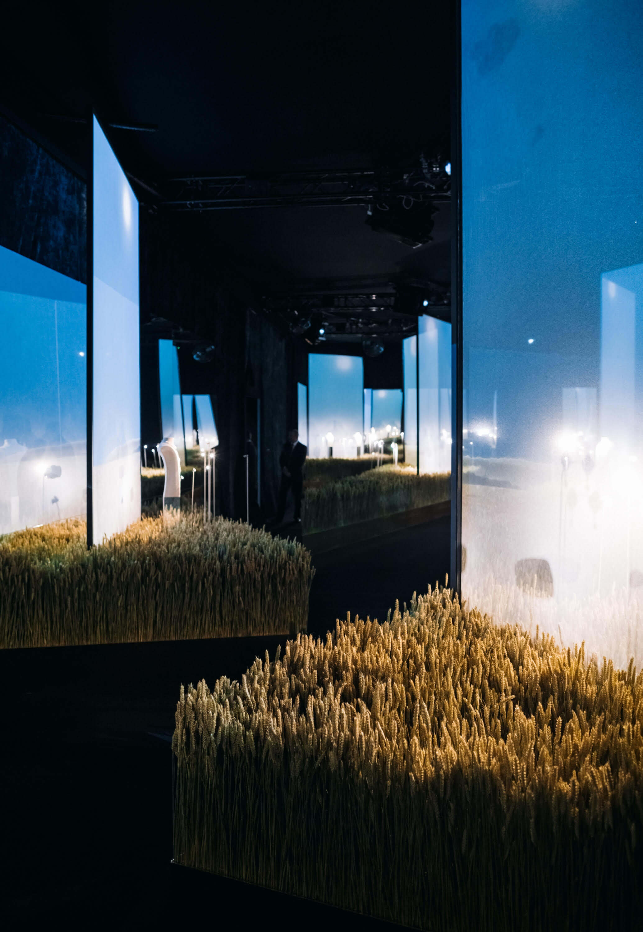 Выставка для Nina Ricci и инсталляция для Chanel: что нам нужно знать о бюро Visionar (фото 8)