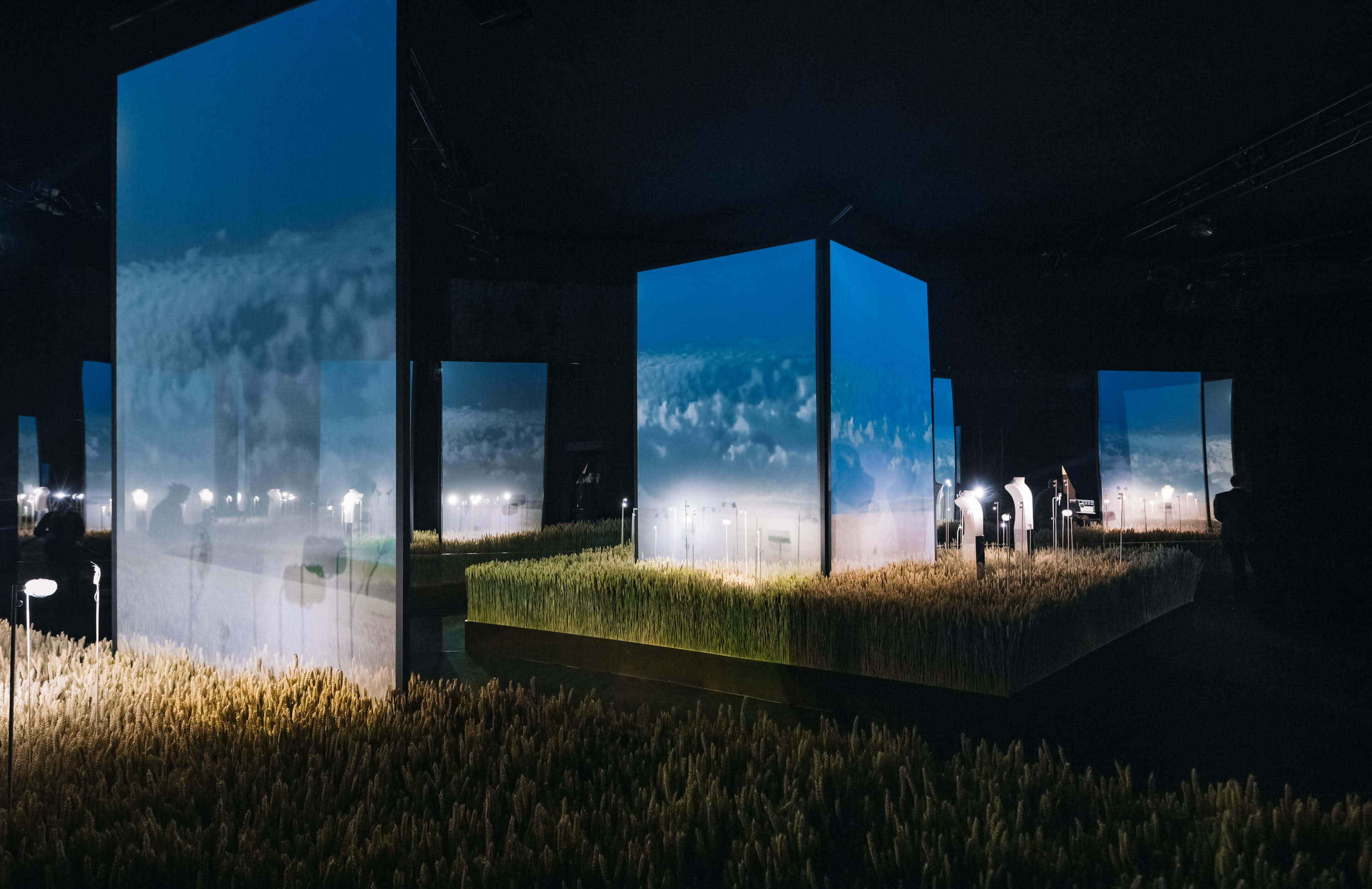 Выставка для Nina Ricci и инсталляция для Chanel: что нам нужно знать о бюро Visionar (фото 9)