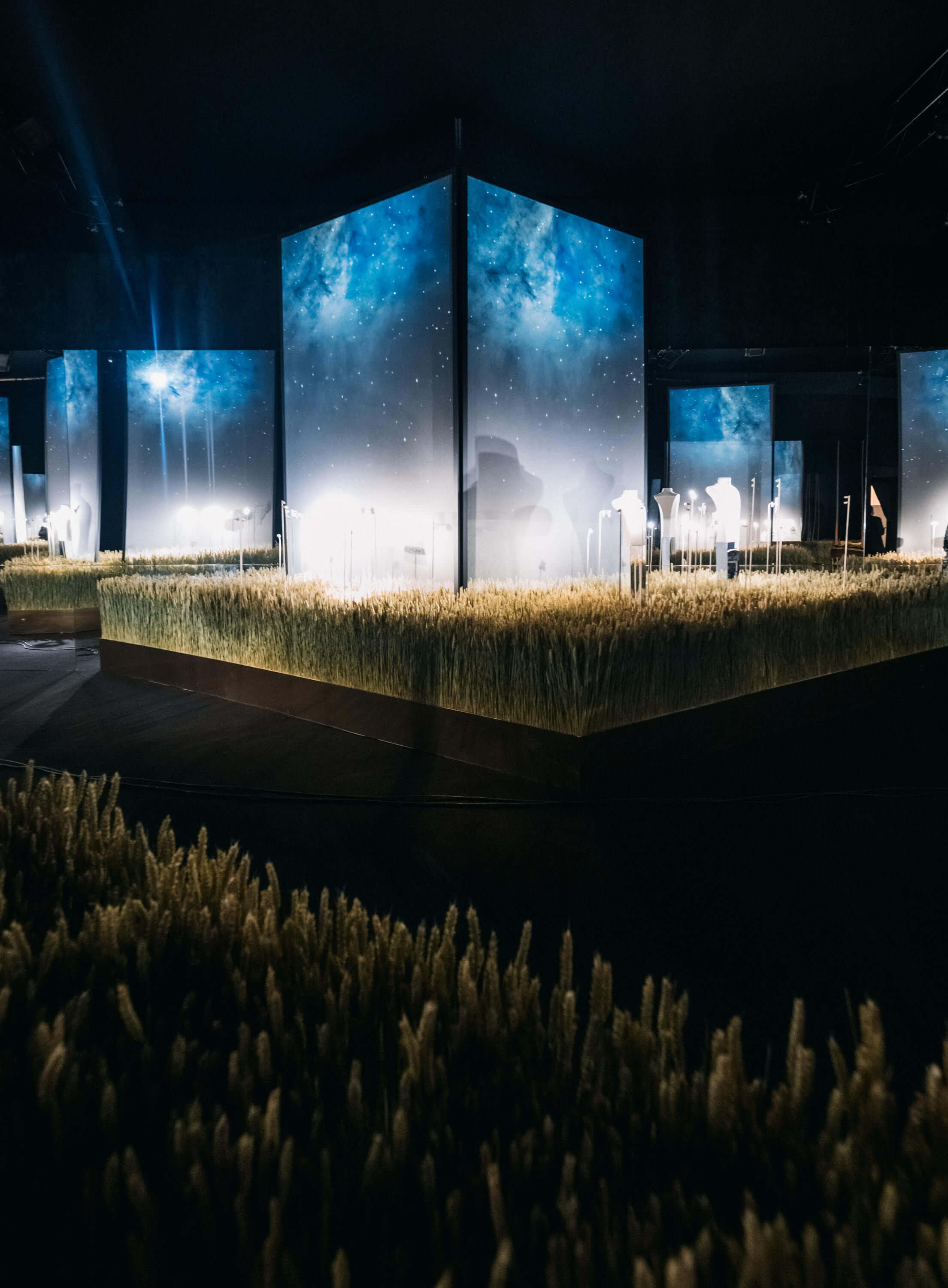 Выставка для Nina Ricci и инсталляция для Chanel: что нам нужно знать о бюро Visionar (фото 7)