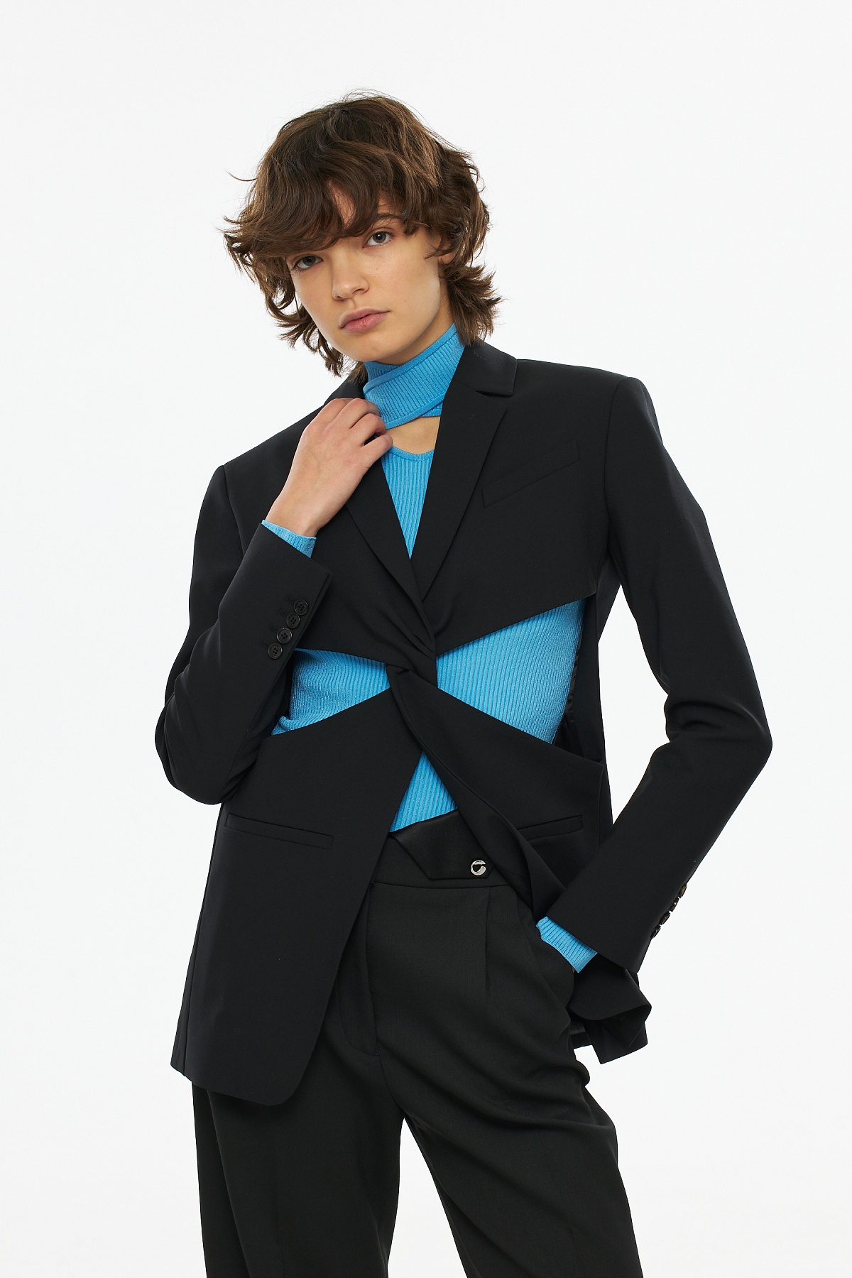 Укороченный, асимметричный, приталенный: какой пиджак носить этой весной? Выбор Ксении Ярёма (фото 3)