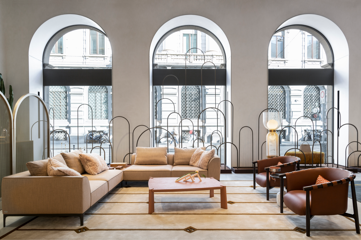 Fendi Casa и Louis Poulsen показали коллаборацию на Миланской неделе дизайна (фото 4)