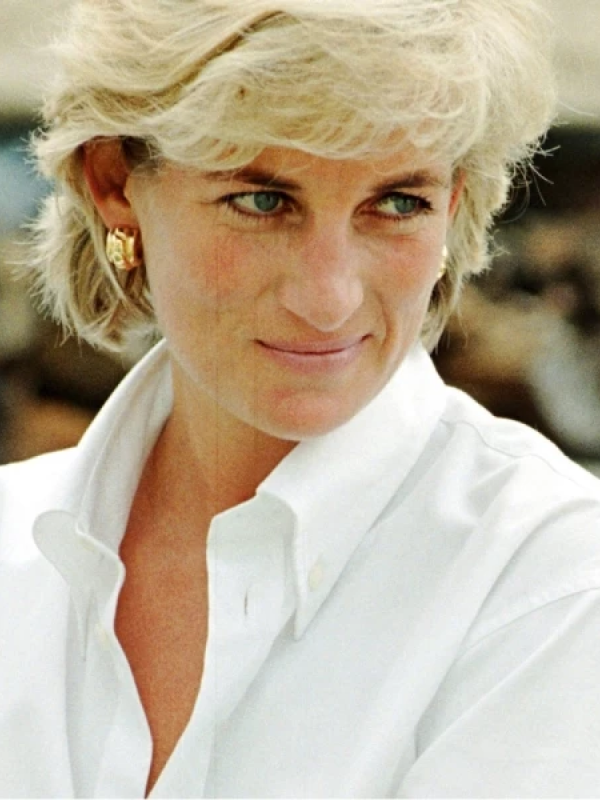 Уроки стиля по-королевски: учимся у Елизаветы II, Кейт Миддлтон, Меган Маркл и принцессы Дианы (фото 4)