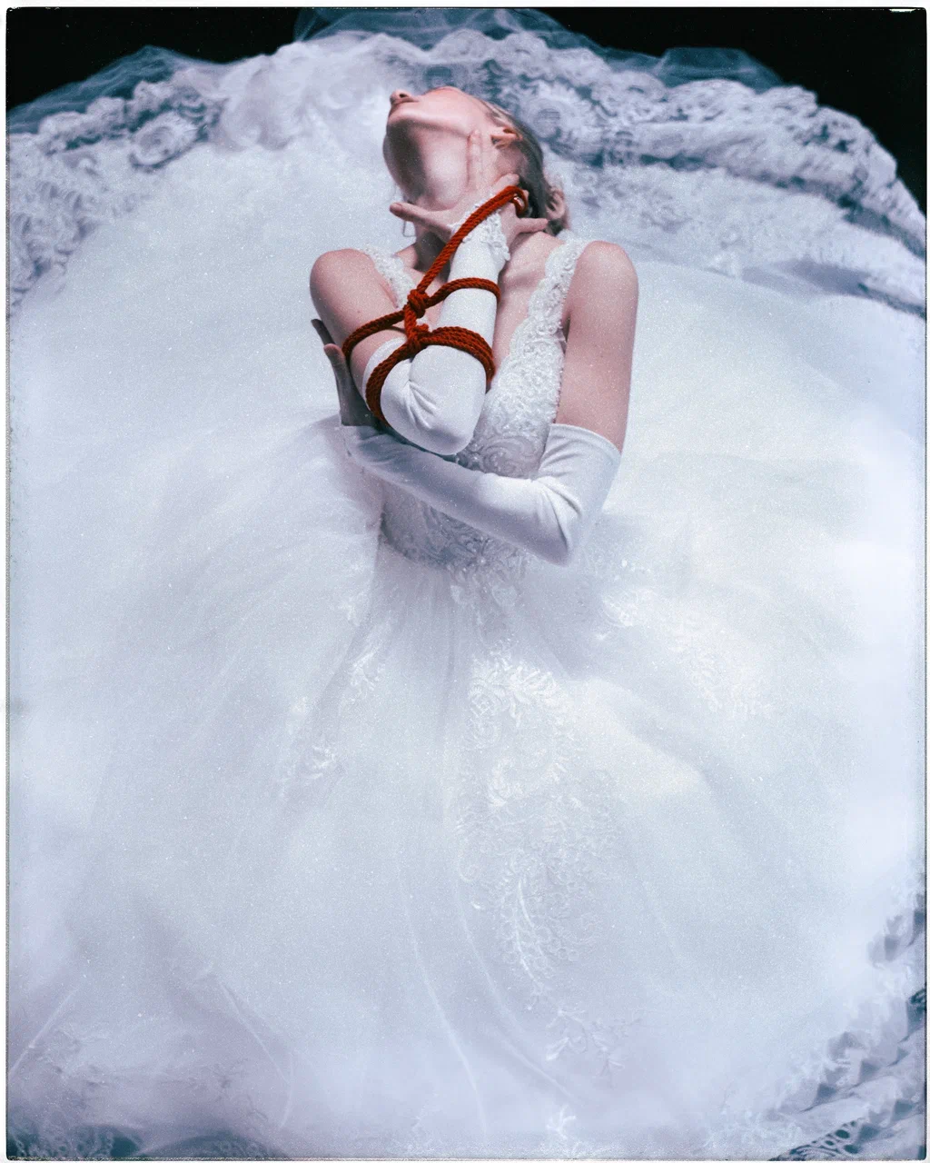 То ли воля, то ли неволя: актриса Елизавета Базыкина — о спектакле «Богатые невесты. Новый сезон» (фото 10)