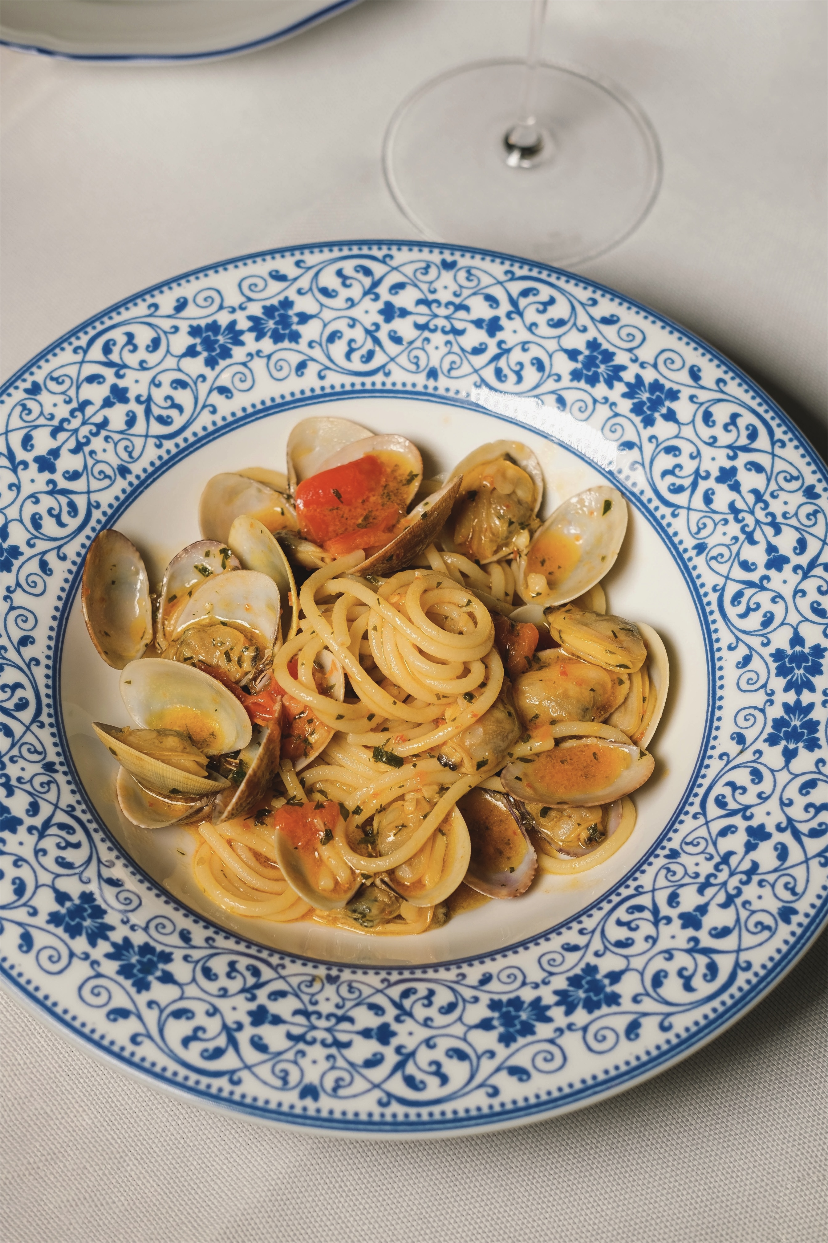 Новости ресторанов: дачный салат, булочка-ромашка и сауэр с лепестками роз (фото 5)